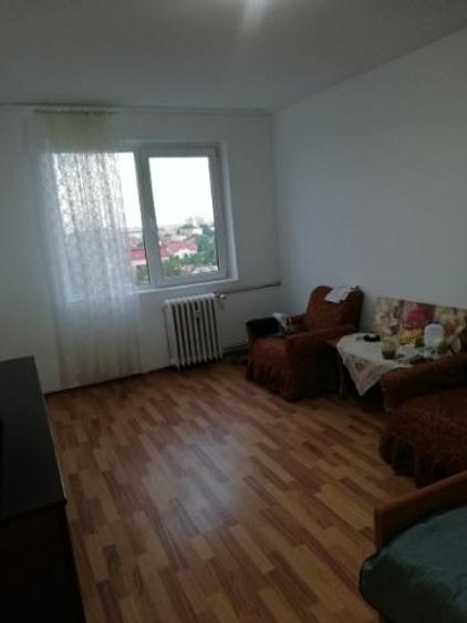 Apartament cu 2 camere decomandat în Uverturii