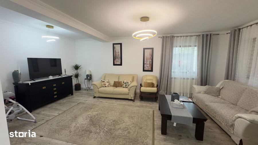 Casă cu 4 camere cu Teren 350 Mp în Lumina
