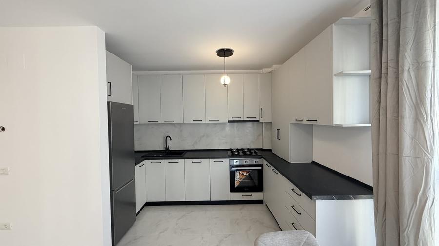 Apartament cu 2 camere semidecomandat, mobilat în Florești