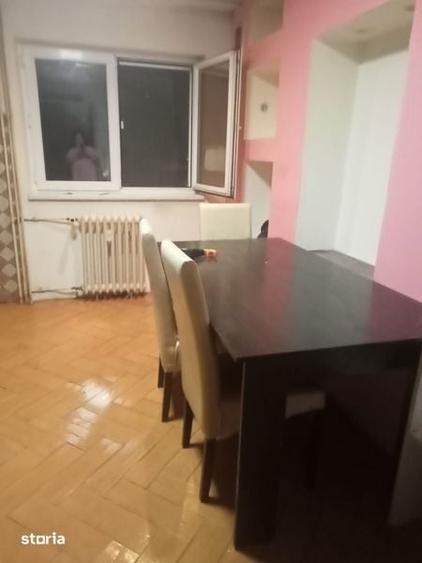 Inchiriez apartament 2 camere sector 4 - 5
