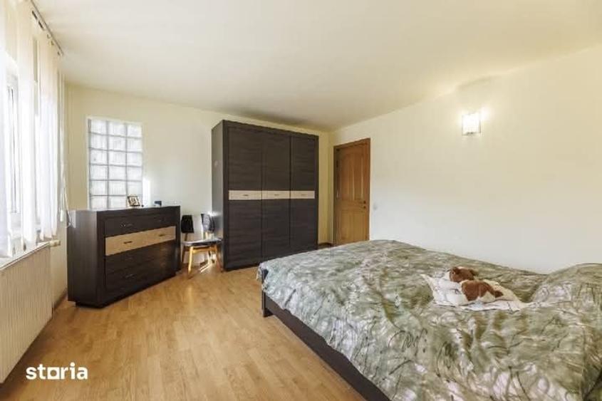 Casă cu 6 camere cu Teren 567 Mp în Central