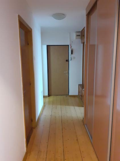 Apartament cu 3 camere decomandat, mobilat în Iancului