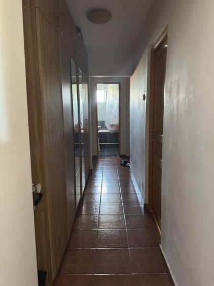 Apartament cu 3 camere decomandat în Sud
