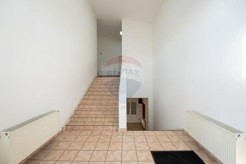 Spațiu comercial, de 350 mp, în Găvana
