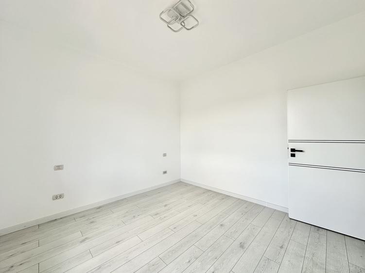 Duplex cu 5 camere cu Canalizare în Giroc