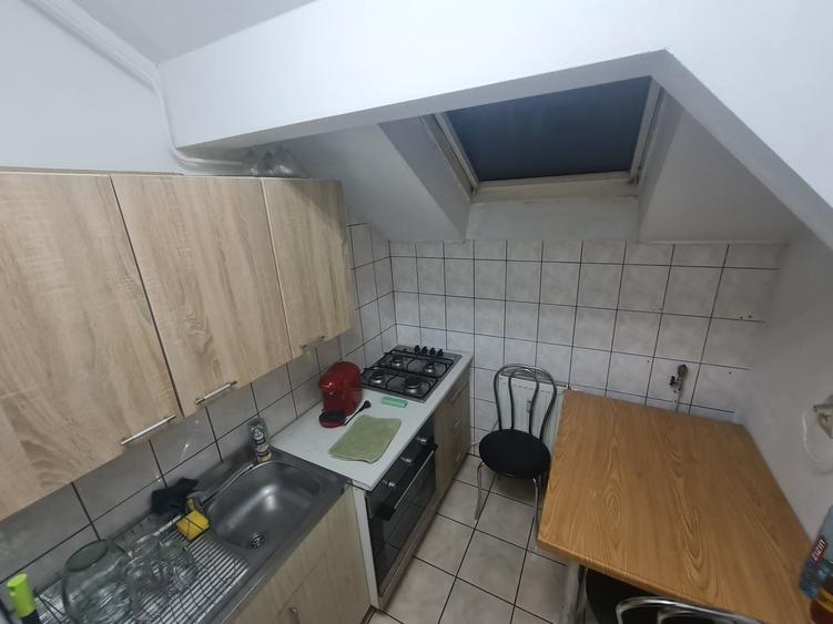 Garsonieră decomandată în Central