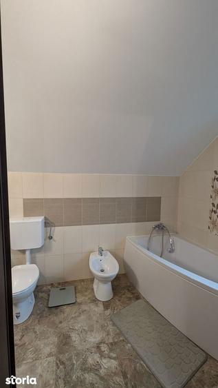 Casă cu 5 camere cu Teren 1500 Mp în Central