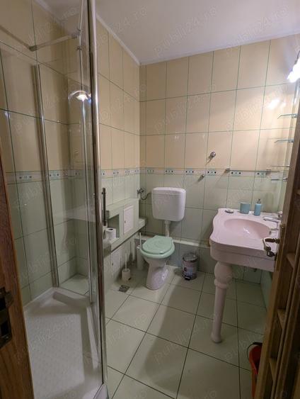 Apartament cu 4 camere semidecomandat în Pantelimon
