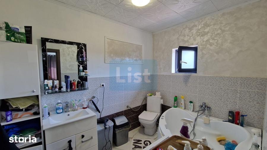 Casă cu 5 camere cu Teren 720 Mp în Central