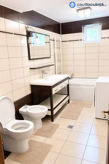 Casă cu 6 camere cu Teren 580 Mp în Ștefănești