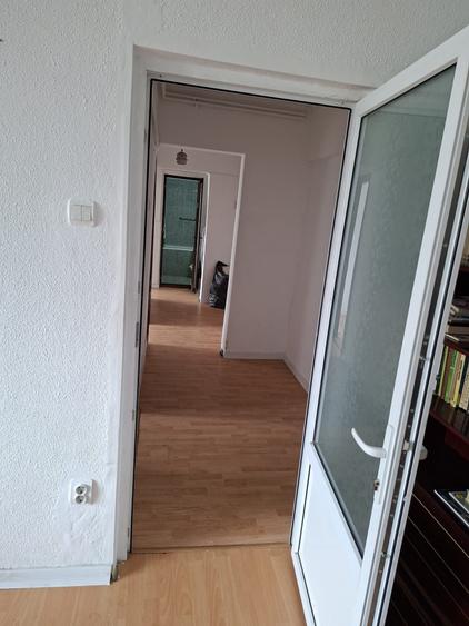 Apartament cu 3 camere decomandat în Pantelimon