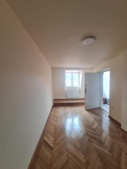 Apartament cu 3 camere în Centrul Istoric