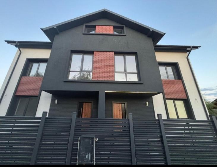 Duplex cu 5 camere cu Canalizare în Dumbrăveni