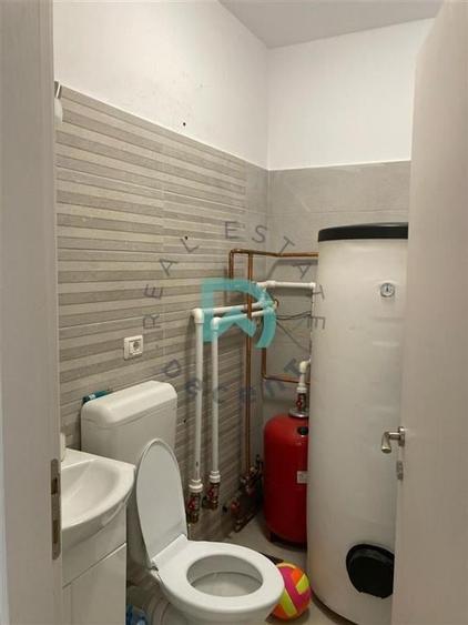 Casă individuală cu 4 camere cu Canalizare în Sânpetru