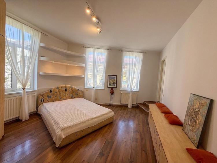 Apartament cu 3 camere semidecomandat, mobilat în Armeneasca