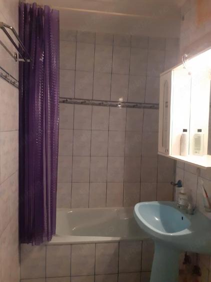 Apartament cu 3 camere semidecomandat în Narcisa