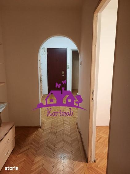 Apartament cu 3 camere decomandat în Rogerius