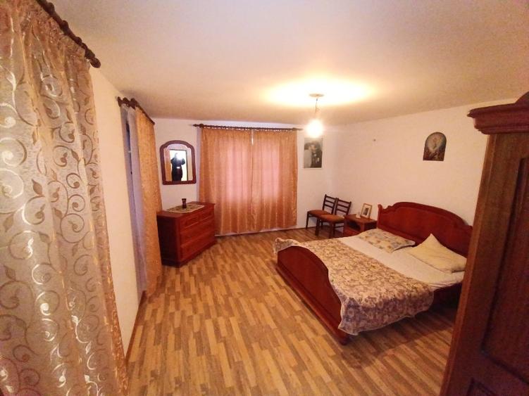 Casă cu 5 camere cu Teren 700 Mp în Blejoi