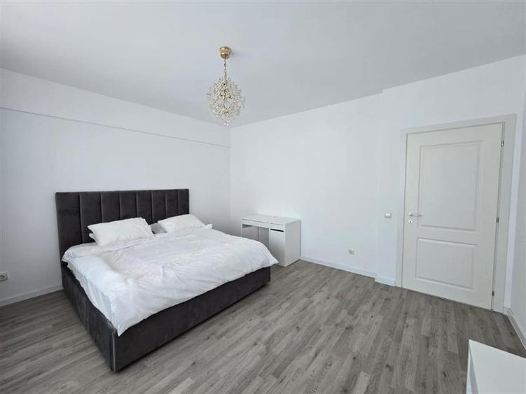 Apartament cu 4 camere decomandat, mobilat în Bucureștii Noi