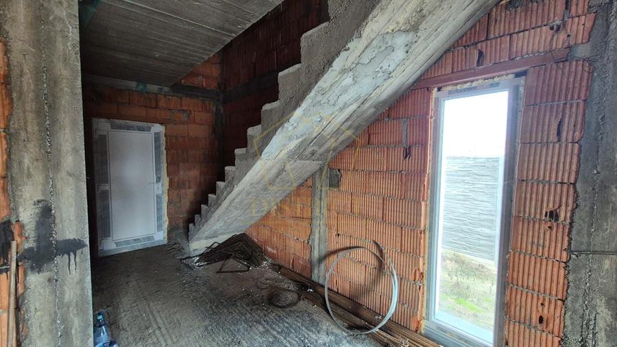 Duplex cu 4 camere cu Canalizare în Giroc
