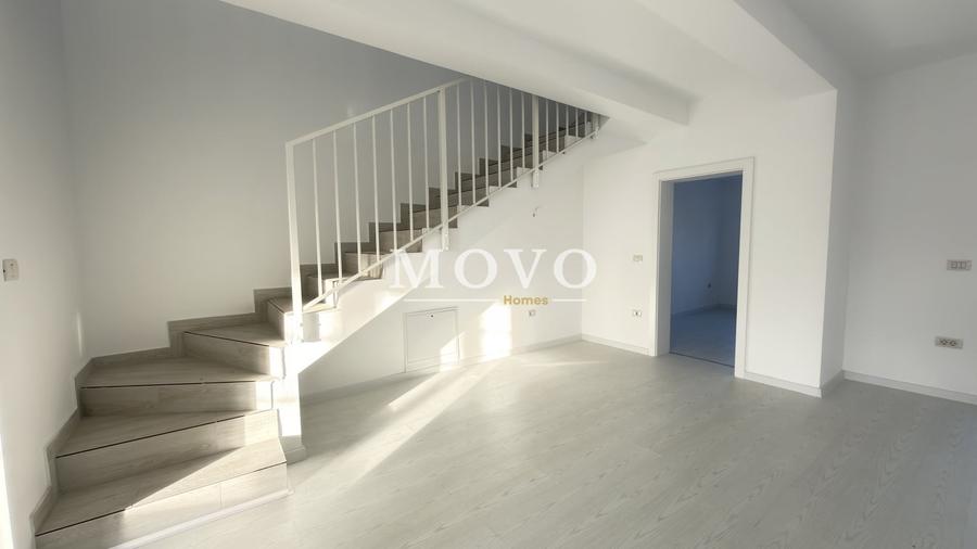 Duplex cu 4 camere cu Canalizare în Moșnița Nouă