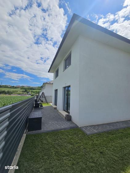 Casă cu 3 camere cu Teren 335 Mp în Șcheia