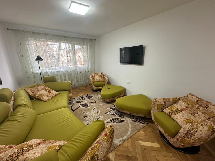 Apartament cu 3 camere decomandat, mobilat în Cugir