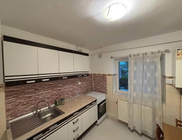 Apartament cu 2 camere decomandat în Galata