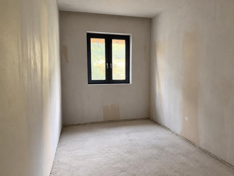Casă individuală cu 4 camere cu Teren 500 Mp în Cetate