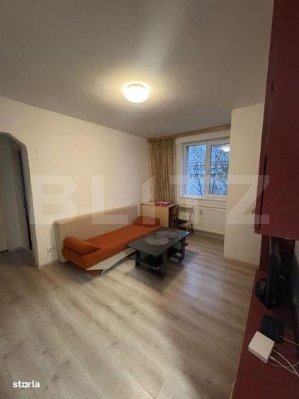 Apartament cu 3 camere semidecomandat, mobilat în Giurgiului