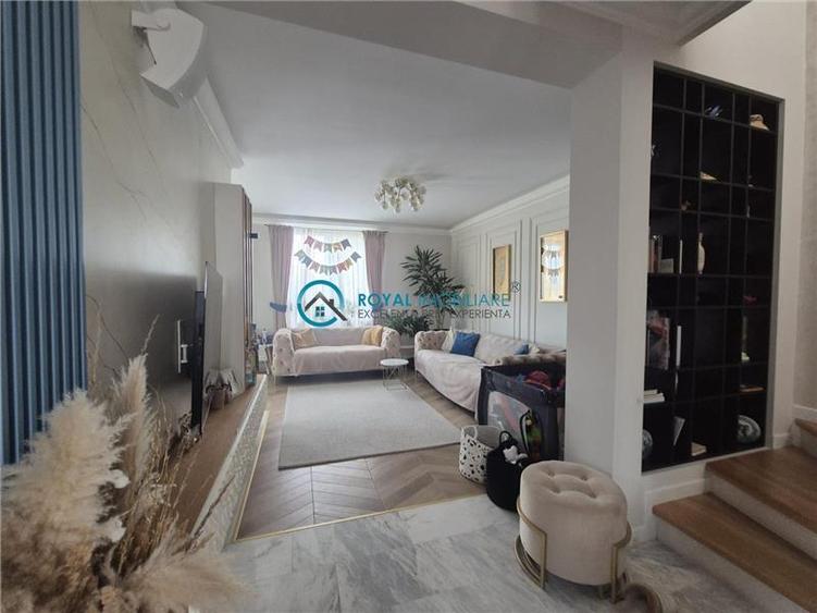 Duplex cu 5 camere cu Piscina în Păulești