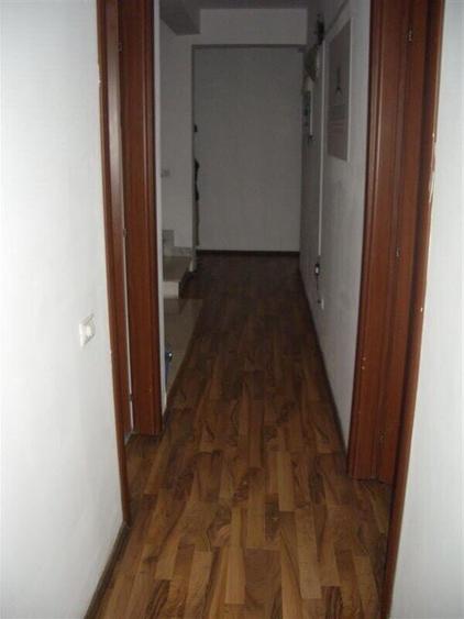 Birou, de 370 mp, în Calea Călărașilor
