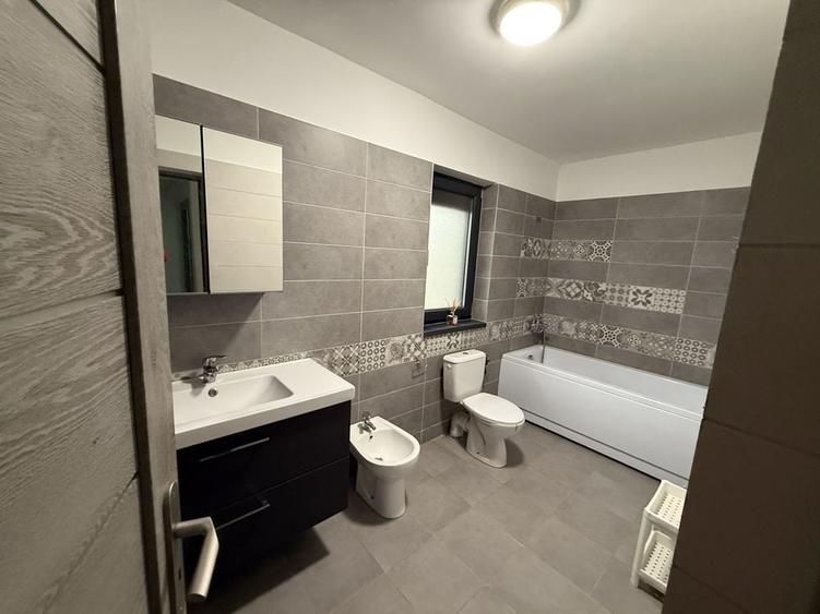 Casă cu 4 camere în Valea Lupului