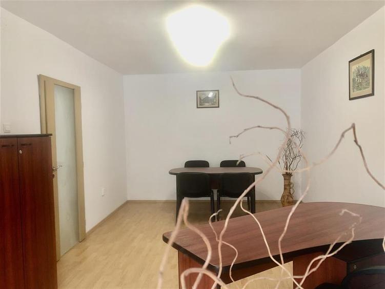 Apartament cu 2 camere semidecomandat, mobilat în Județean