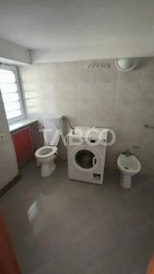 Spațiu comercial, de 8,000 mp, în Săliștea