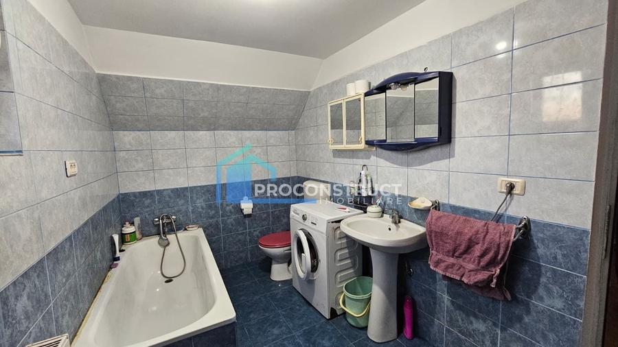 Casă cu 6 camere cu Canalizare în Ronaț