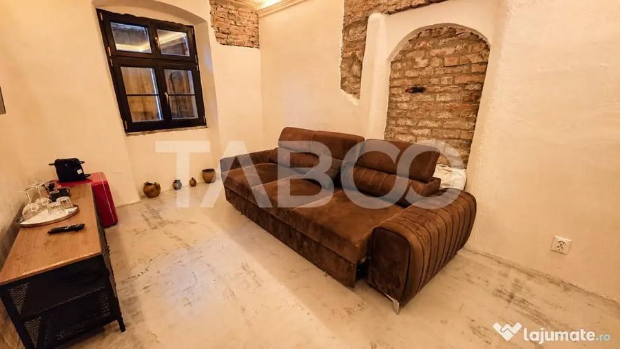 Apartament cu 3 camere decomandat în Orașul de Jos