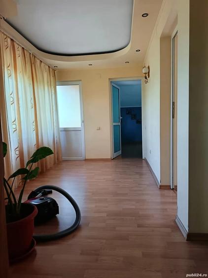 Casă cu 5 camere cu Teren 700 Mp în Goranu