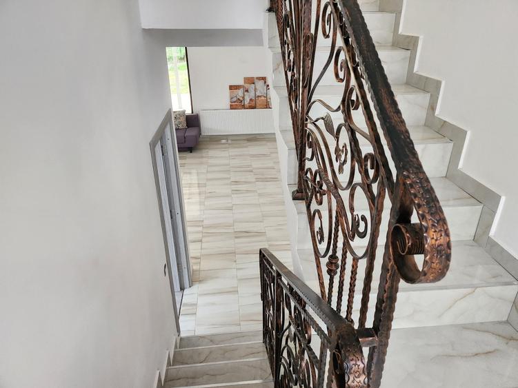 Casă cu 4 camere cu Teren 800 Mp în Pângărăcior