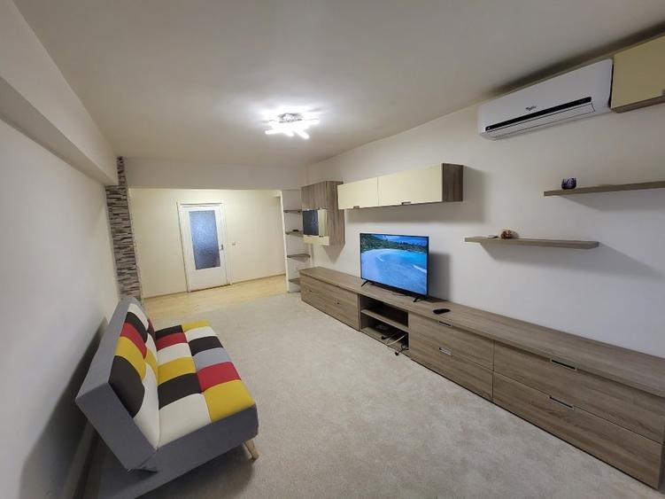 Apartament cu 4 camere decomandat în Rogerius