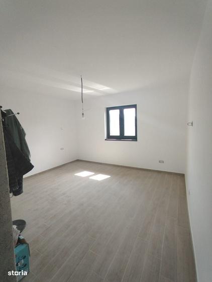 Casă cu 4 camere în Acmariu