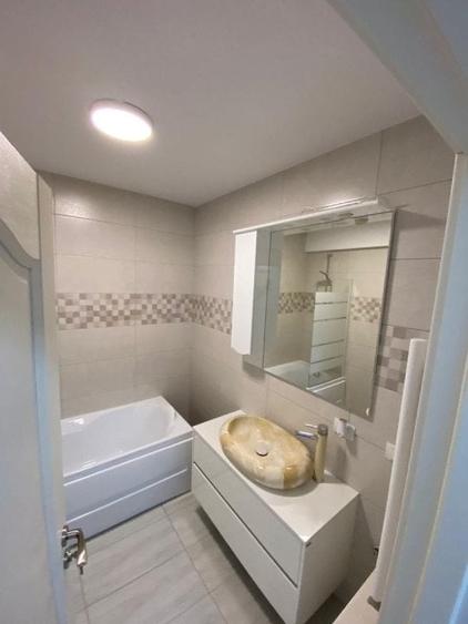 Apartament cu 3 camere decomandat în Copou