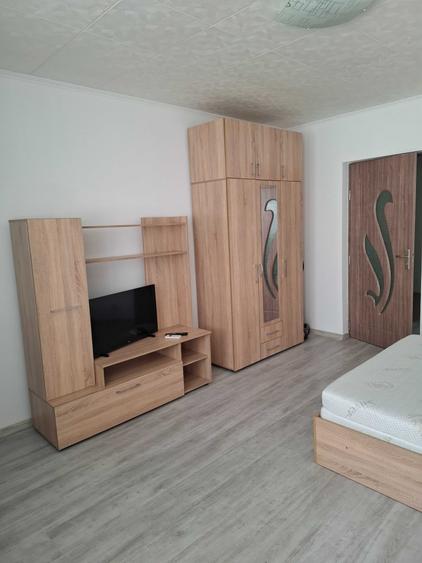 Garsonieră decomandată în Pajura