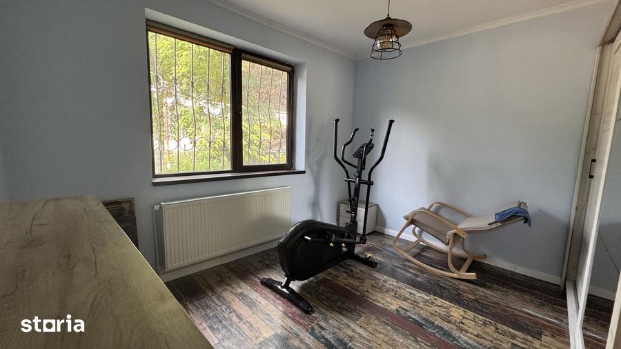Apartament cu 4 camere decomandat în Central