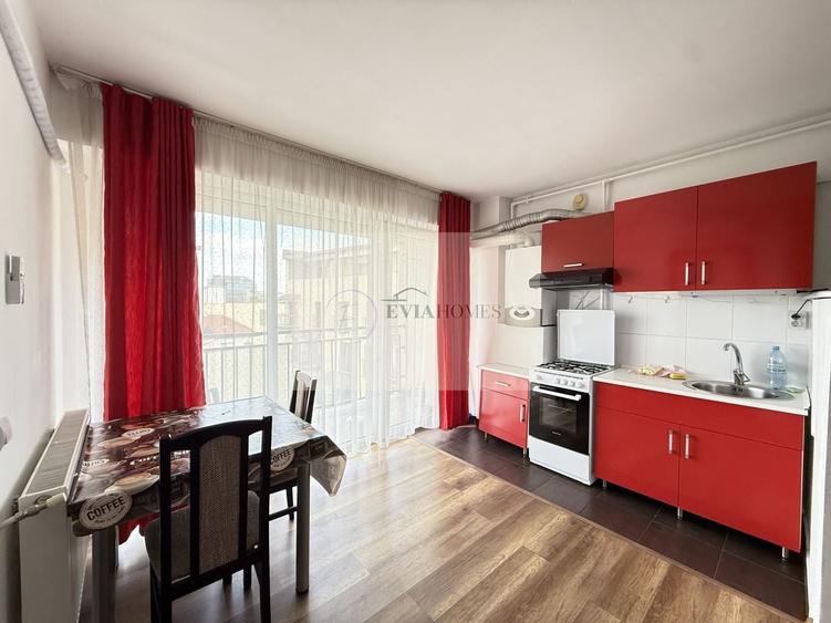 Apartament cu 2 camere semidecomandat, mobilat în Central
