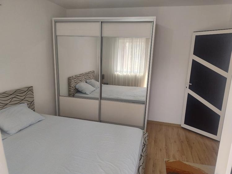 Apartament cu 3 camere decomandat, mobilat în Tomis Nord