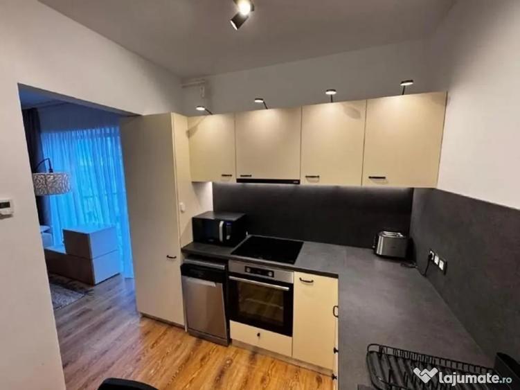 Apartament cu 2 camere decomandat în Sisești
