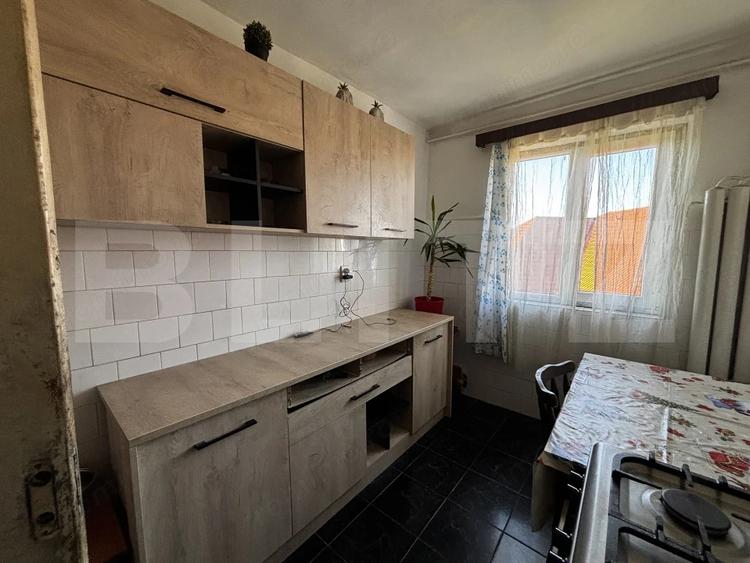 Apartament cu 2 camere semidecomandat, mobilat în Șagului