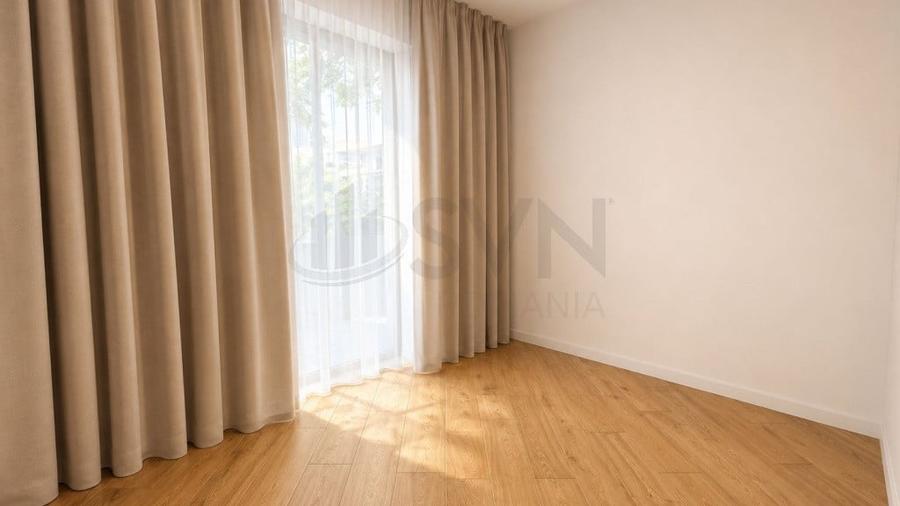 Apartament cu 4 camere decomandat în Romană