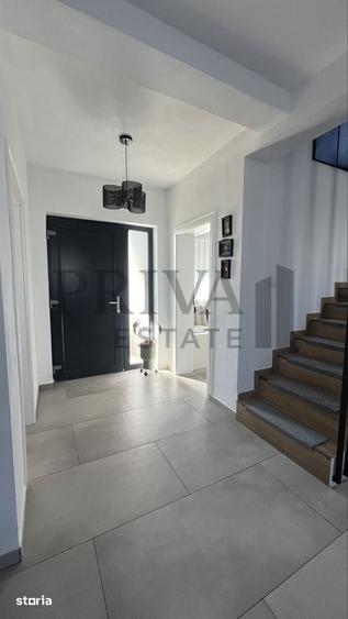 Casă cu 5 camere cu Teren 352 Mp în Giroc